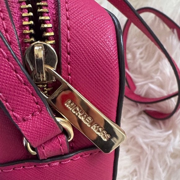 Michael Kors Fuchsia Crossbody Bag with Gold Accents - Picture 3 of 4